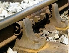 What are the ways rail insulators drill for different building 